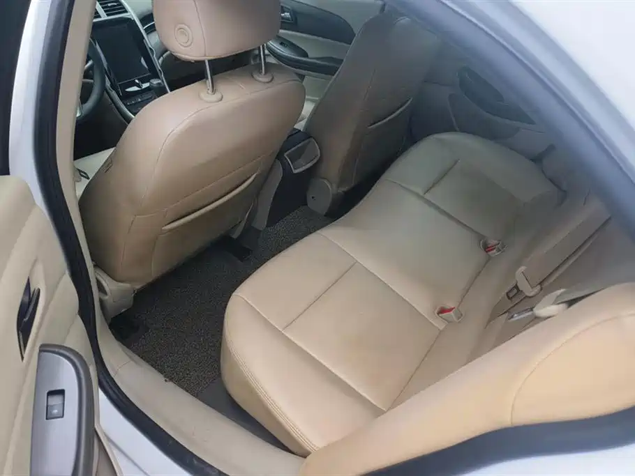 Chevrolet Malibu 2015 — фото 11