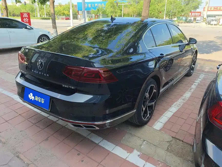 Volkswagen Magotan 2025