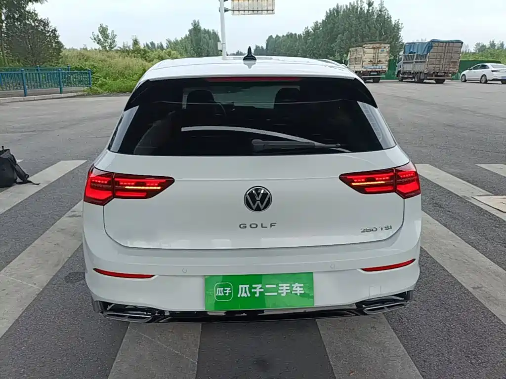 Volkswagen Golf 2023