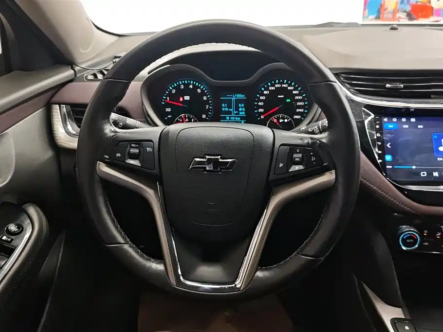 Chevrolet Malibu 2018 — фото 15