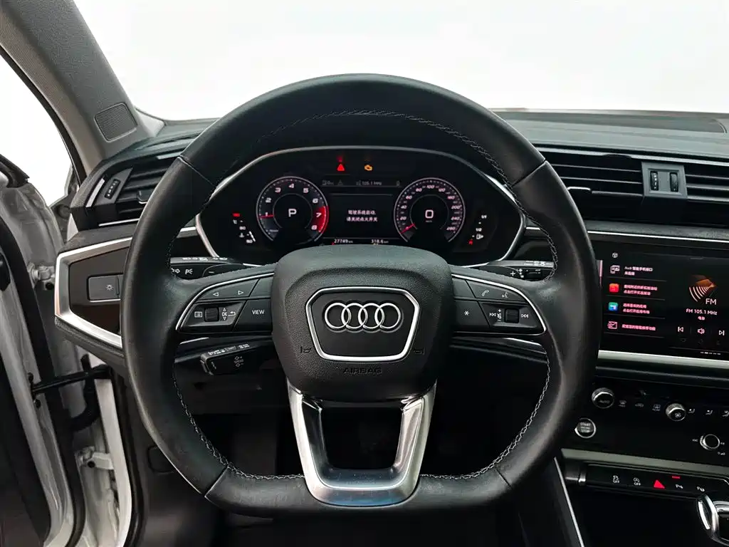 Audi Q3 2023 — фото 11