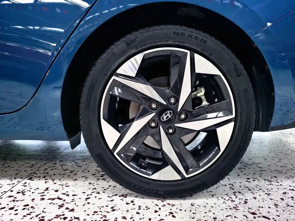 Hyundai Elantra 2022 — фото 22