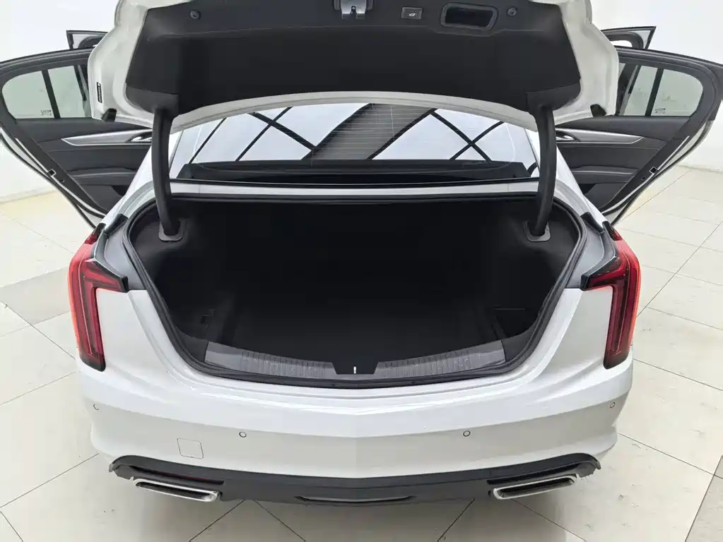 Cadillac CT5 2022 — фото 11