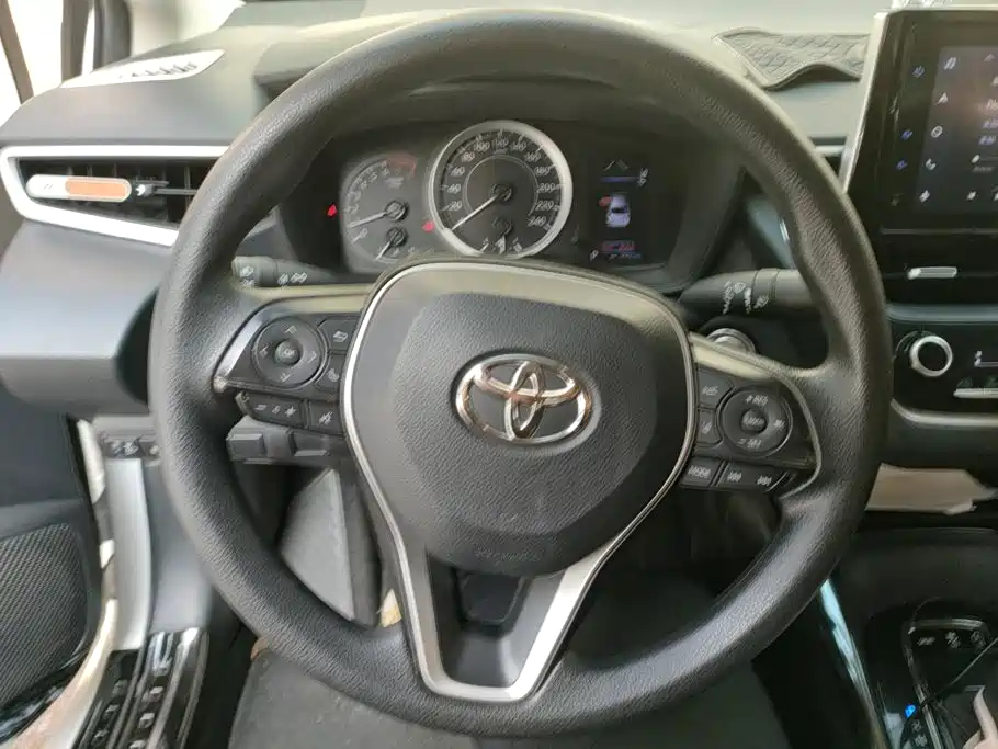 Toyota Corolla 2020 — фото 15