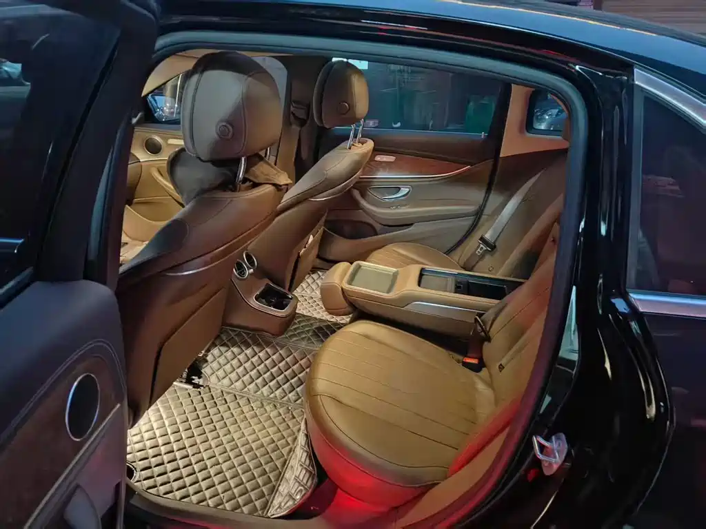 Mercedes-Benz E-Class 2023 — фото 3