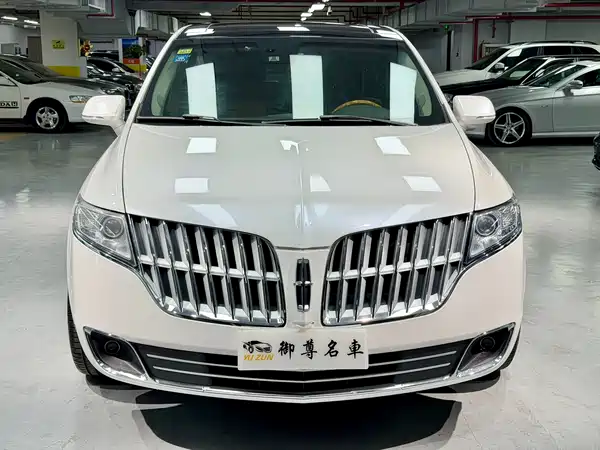 Lincoln MKT 2010