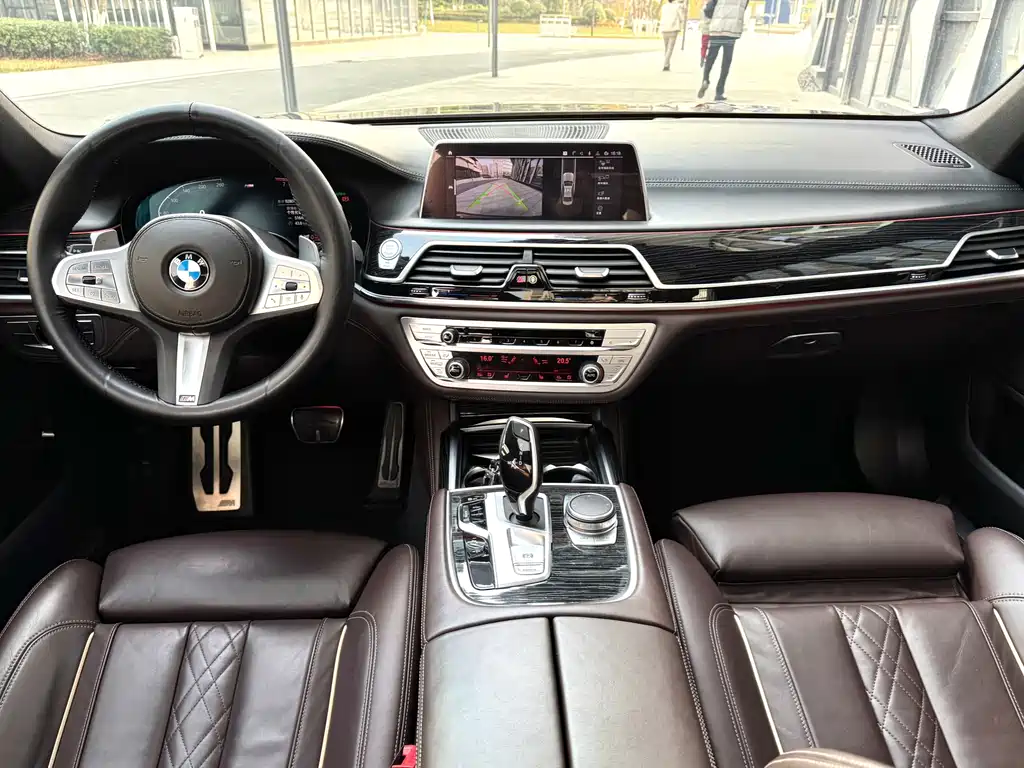 BMW 7 Series 2022 — фото 18