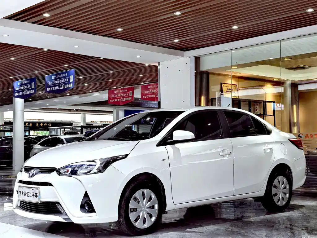 Toyota Yaris L 2019 — фото 1