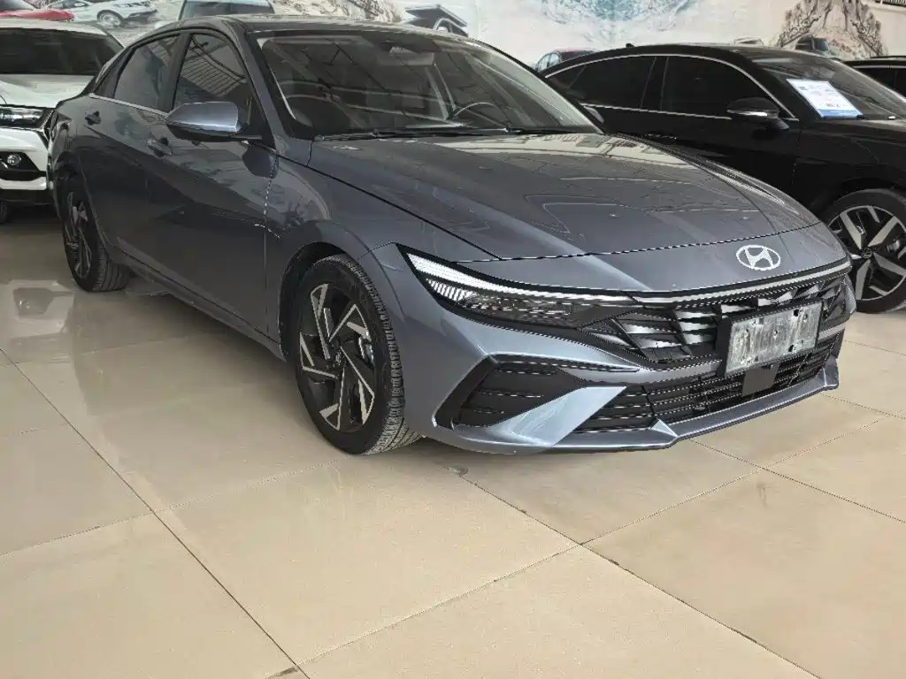 Hyundai Elantra 2023