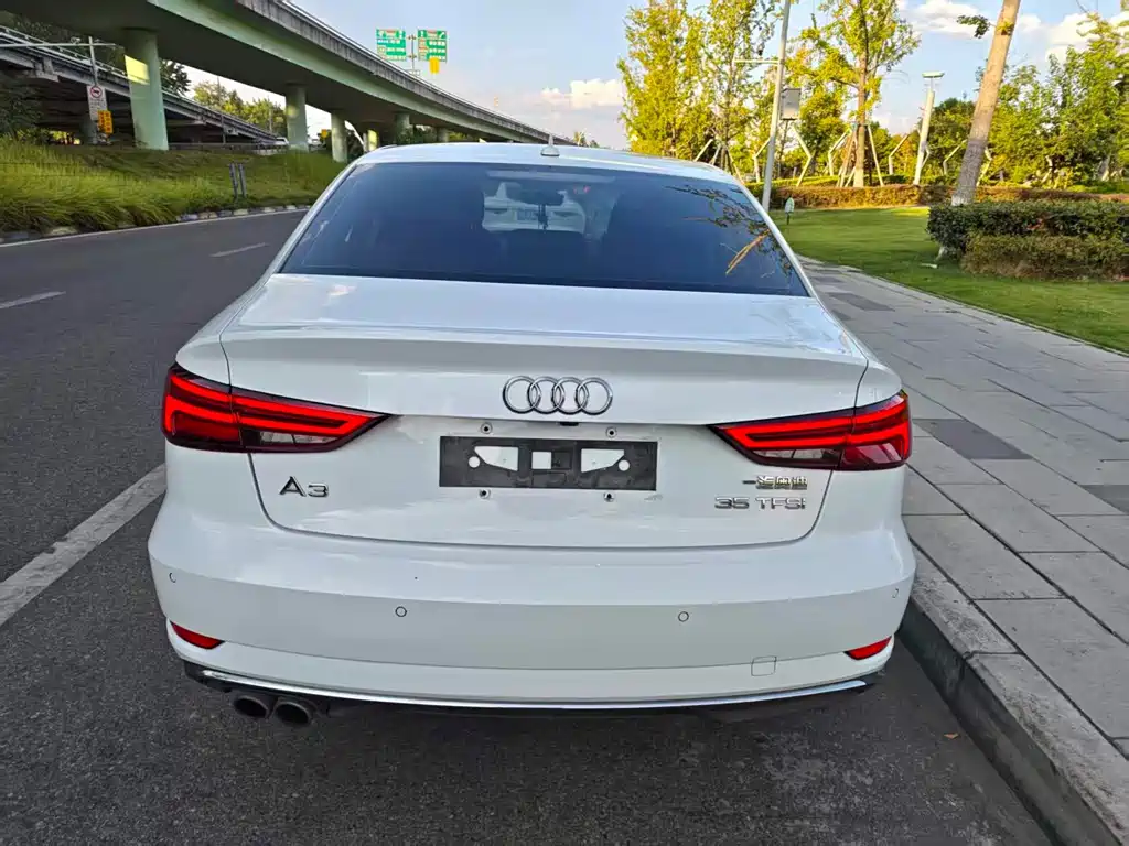 Audi A3 2019 — фото 10