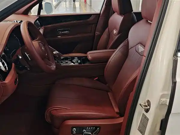 Bentley Bentayga 2024