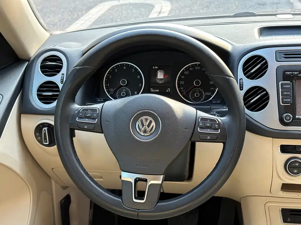 Volkswagen Tiguan 2015 — фото 14