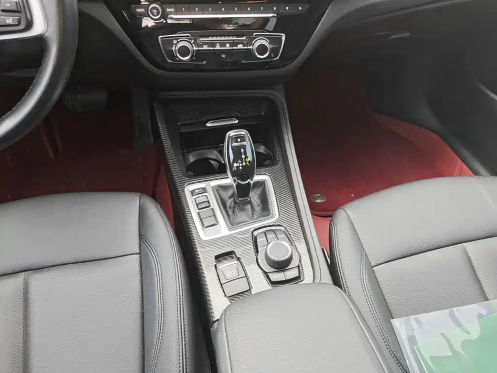 BMW 1 Series 2020 — фото 14