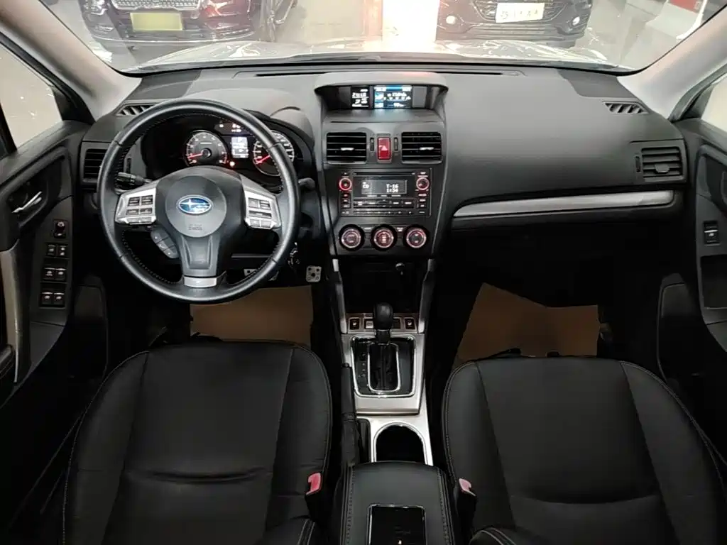 Subaru Forester 2015 — фото 10