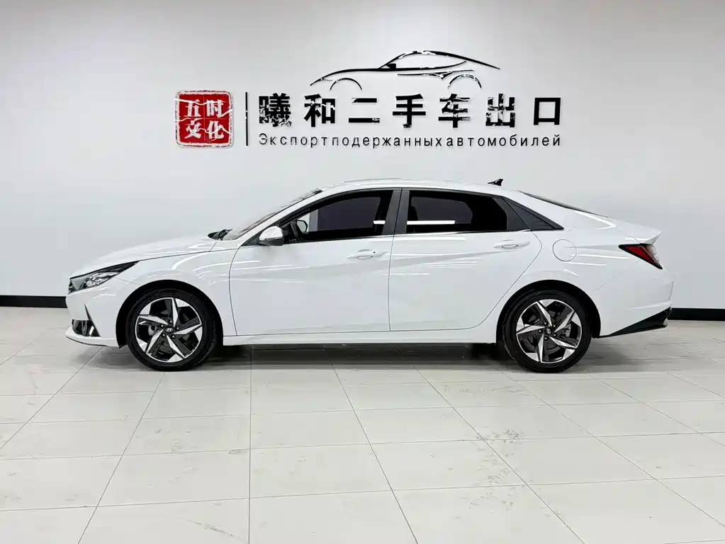 Hyundai Elantra 2023