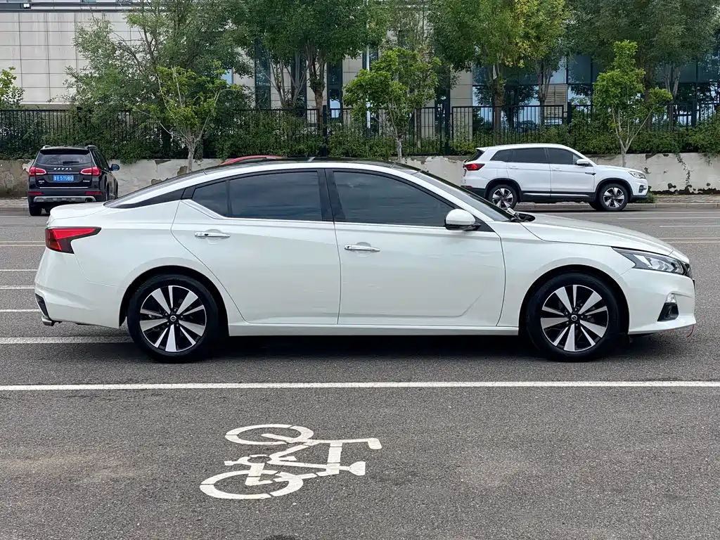 Nissan Teana 2022 — фото 16