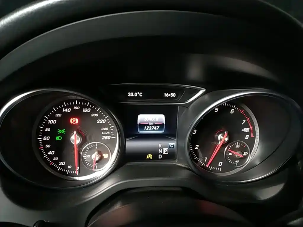 Mercedes-Benz GLA 2018 — фото 12