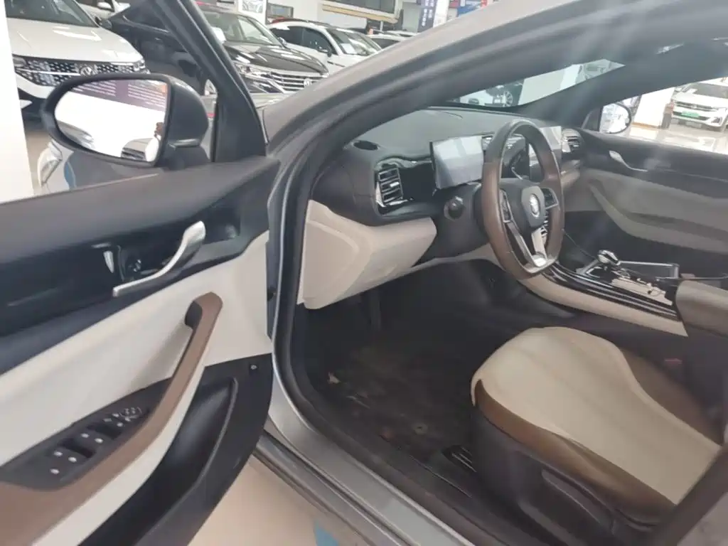 BYD Qin PLUS 2023 — фото 16