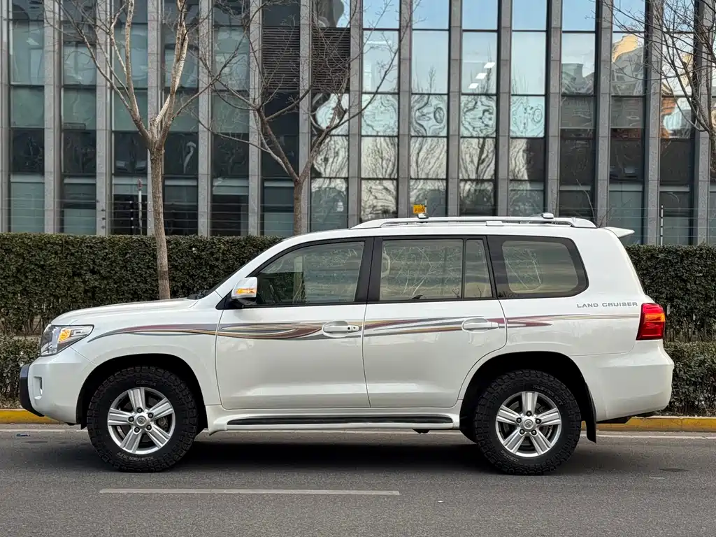 Toyota Land Cruiser 2016 — фото 3