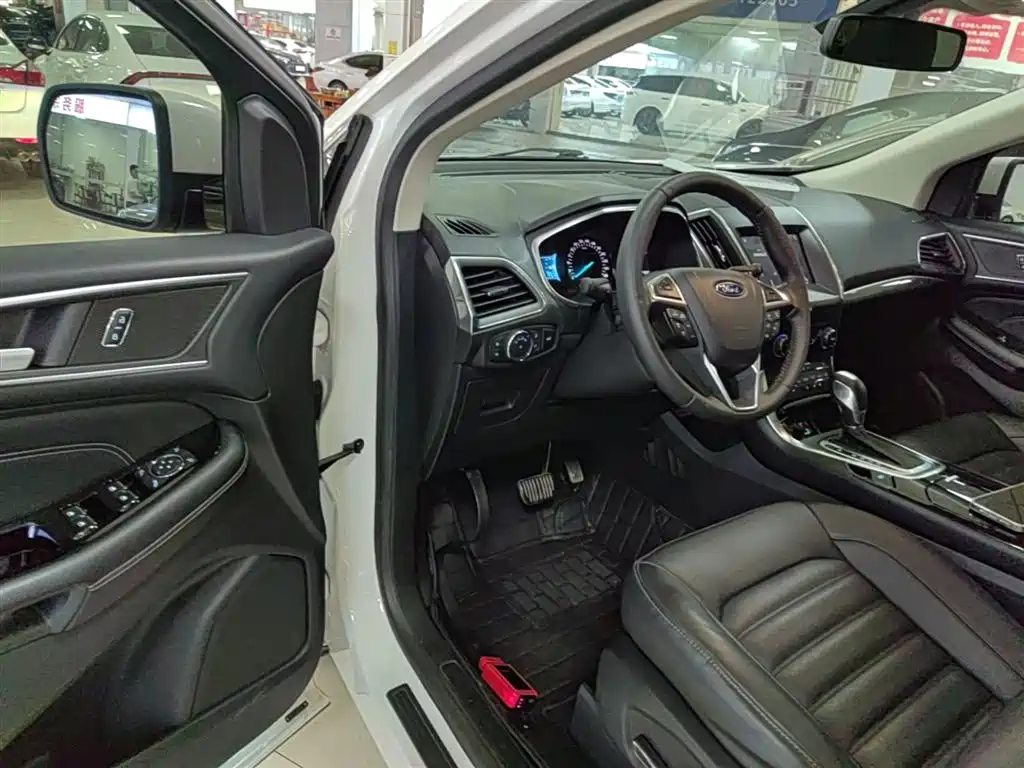 Ford Edge 2020 — фото 16