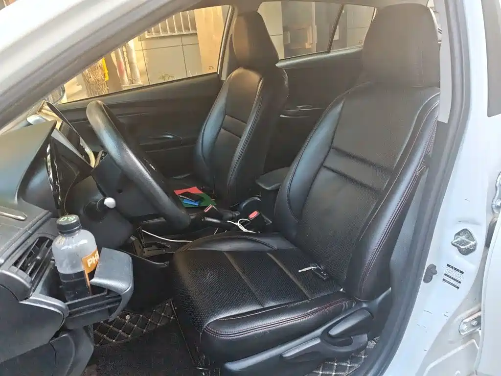 Toyota Yaris L 2019 — фото 11