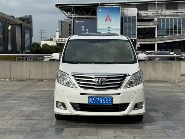 Toyota Alphard 2014
