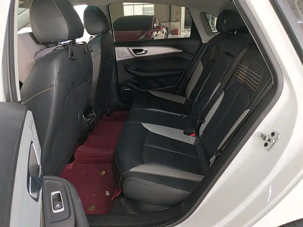 Roewe i6 MAX 2022 — фото 17