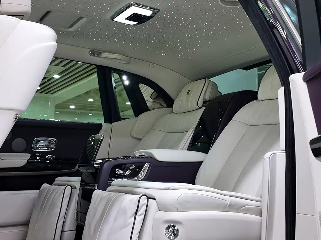 Rolls-Royce Phantom 2019 — фото 8