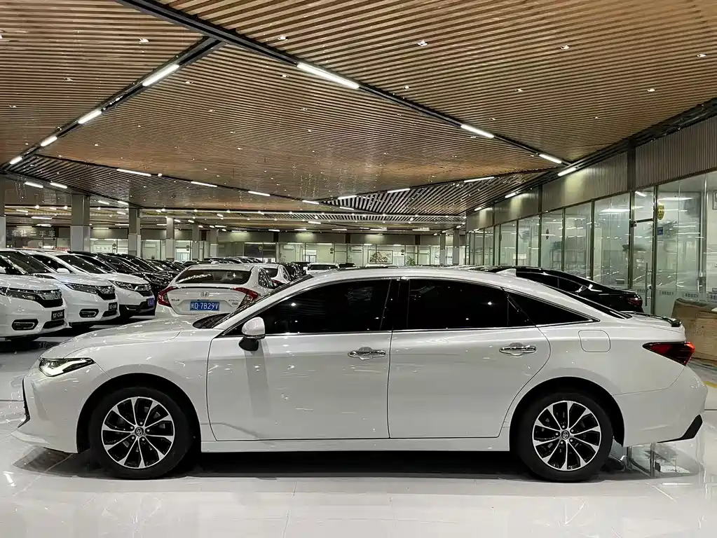 Toyota Avalon 2022 — фото 4