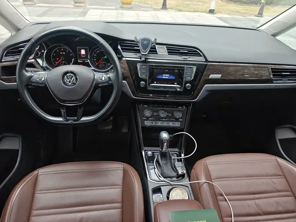 Volkswagen Touran 2016 — фото 13