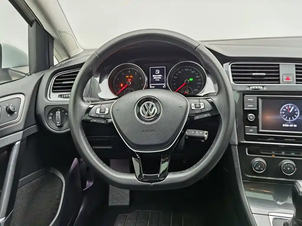 Volkswagen Golf 2018 — фото 11