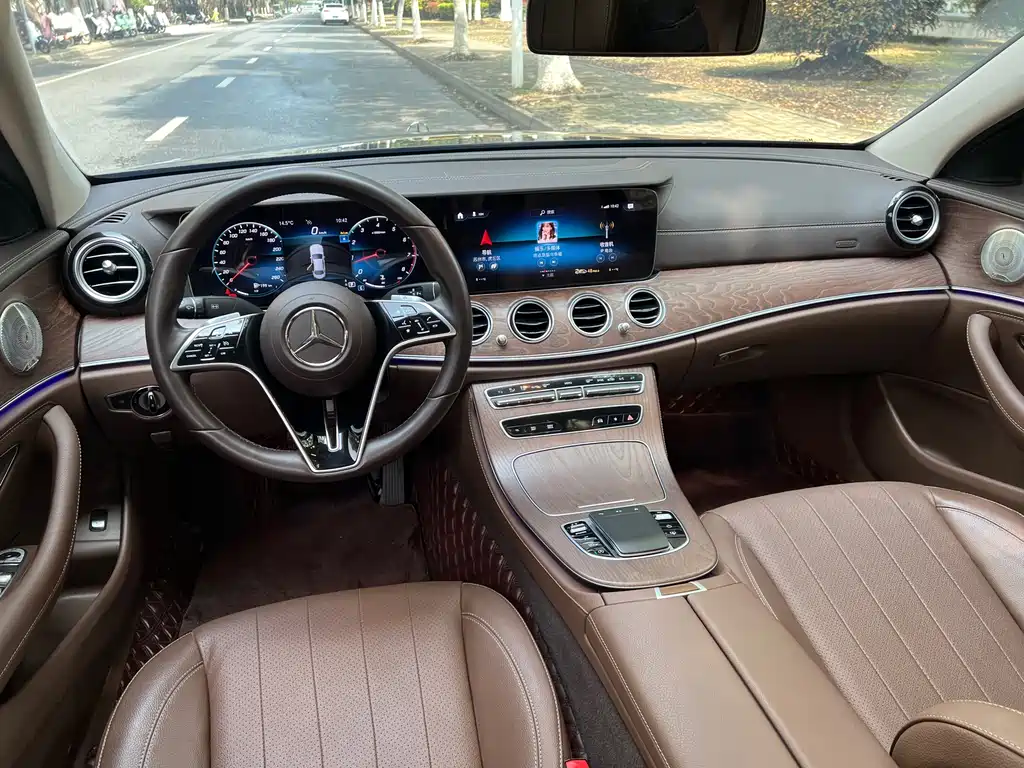 Mercedes-Benz E-Class 2022 — фото 15