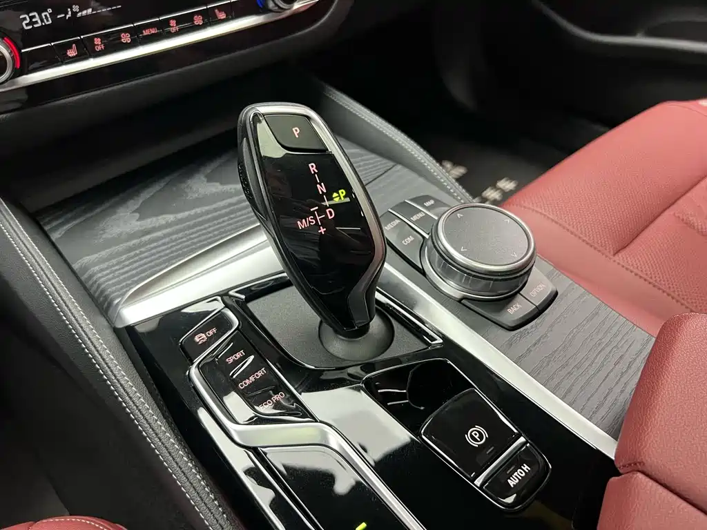 BMW 5 Series 2023 — фото 15