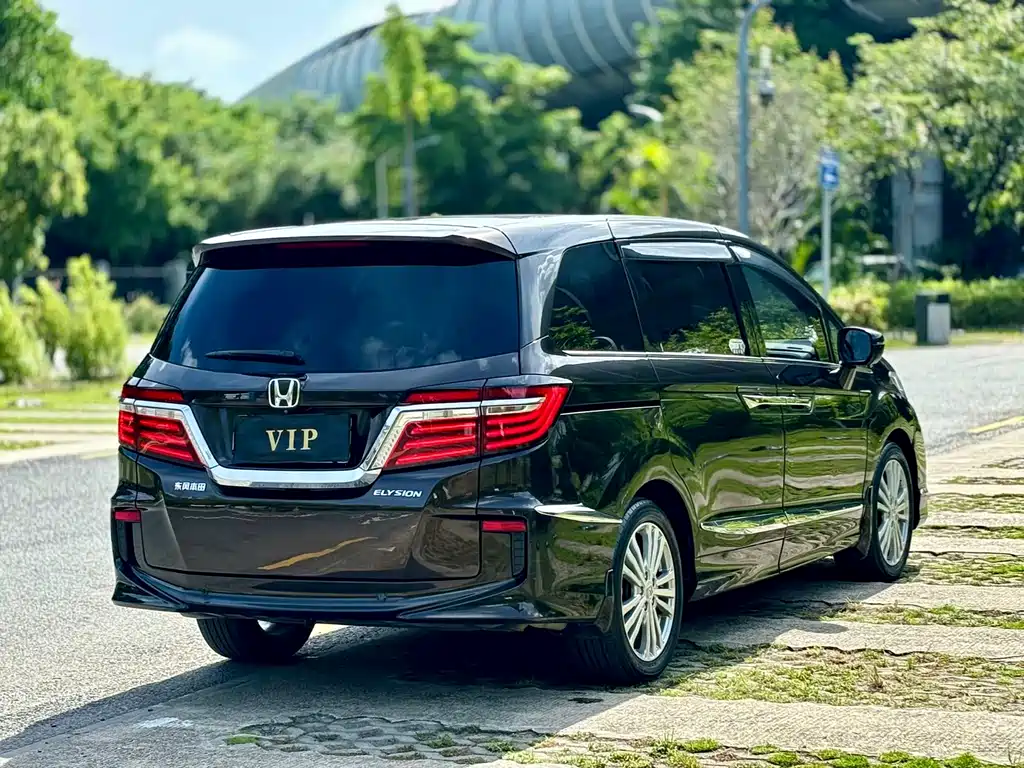 Honda Elysion 2018 — фото 23