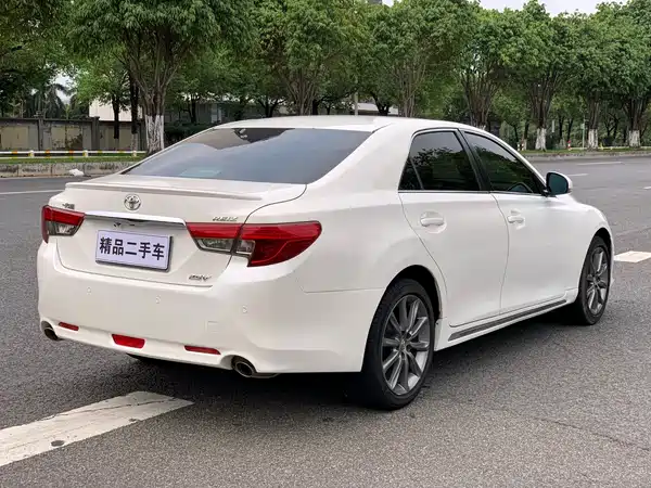 Toyota Reiz 2014