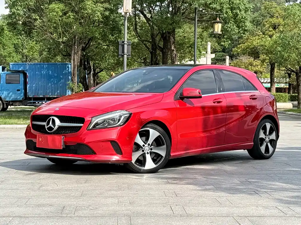 Mercedes-Benz A-Class 2017 — фото 1