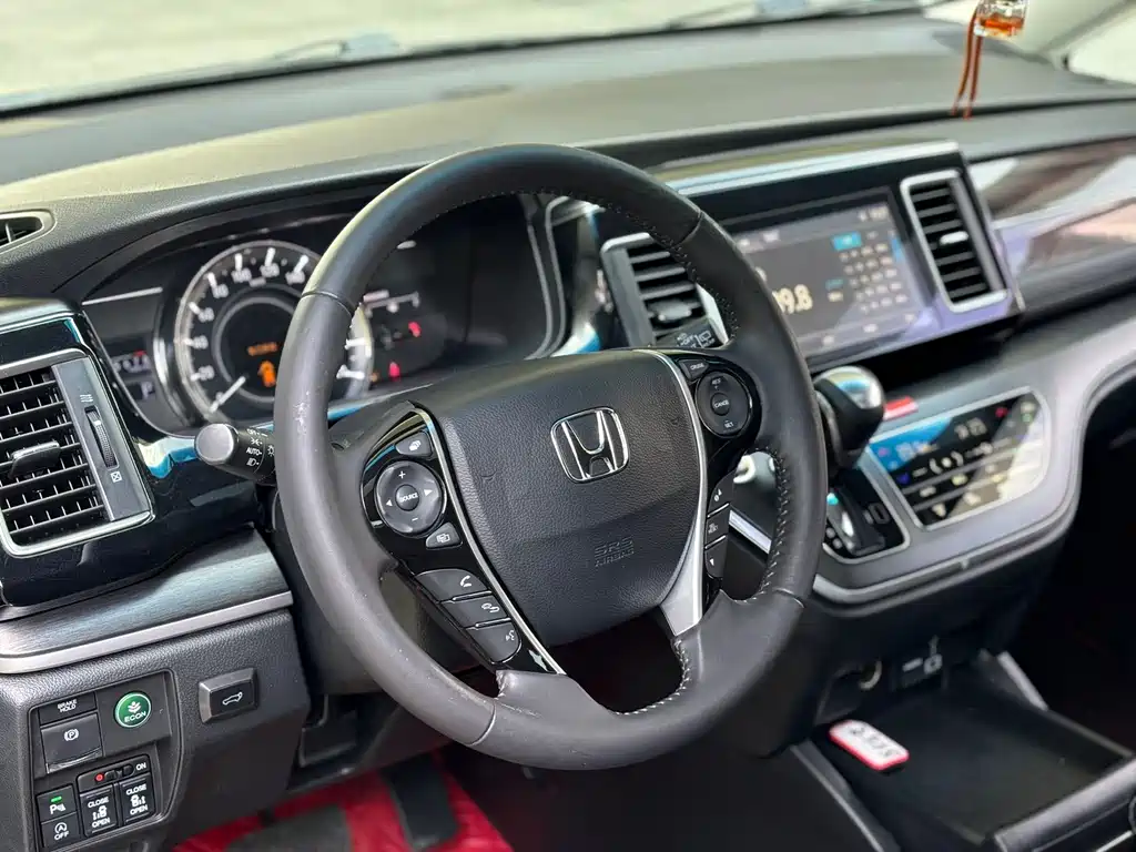Honda Elysion 2018 — фото 19