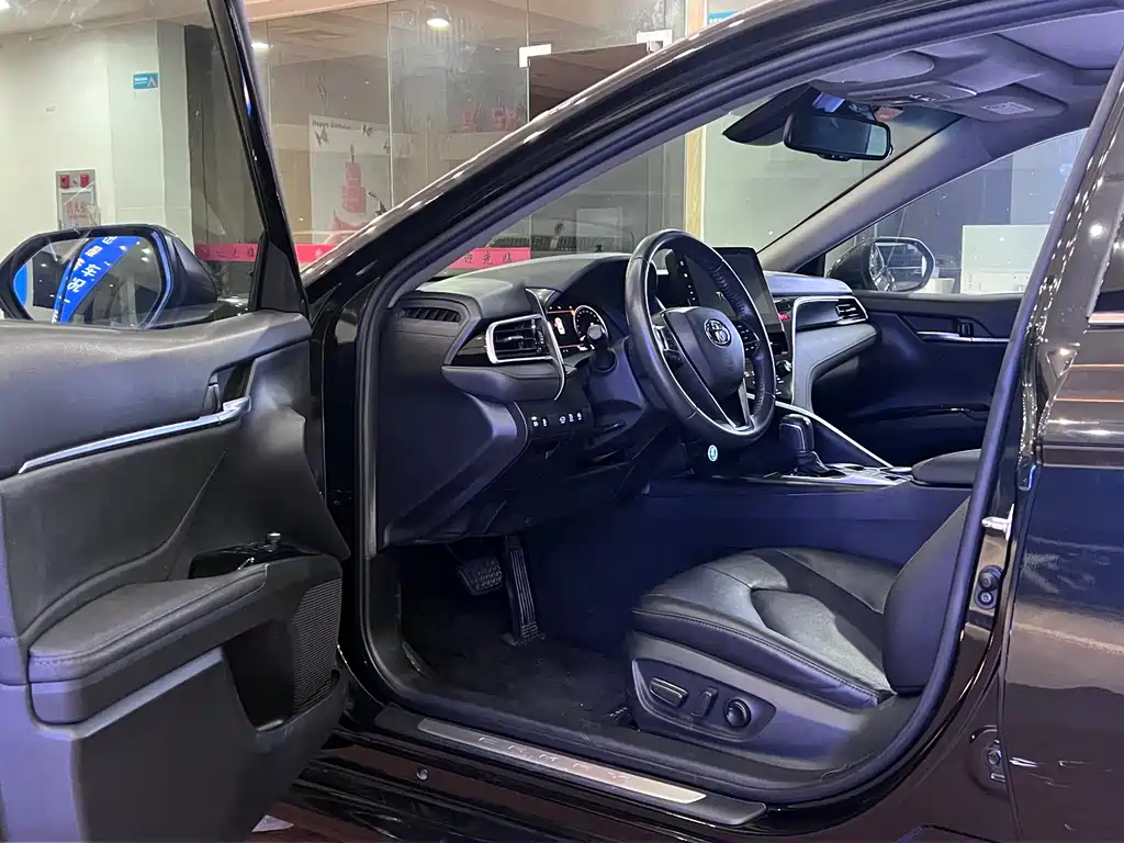 Toyota Camry 2021