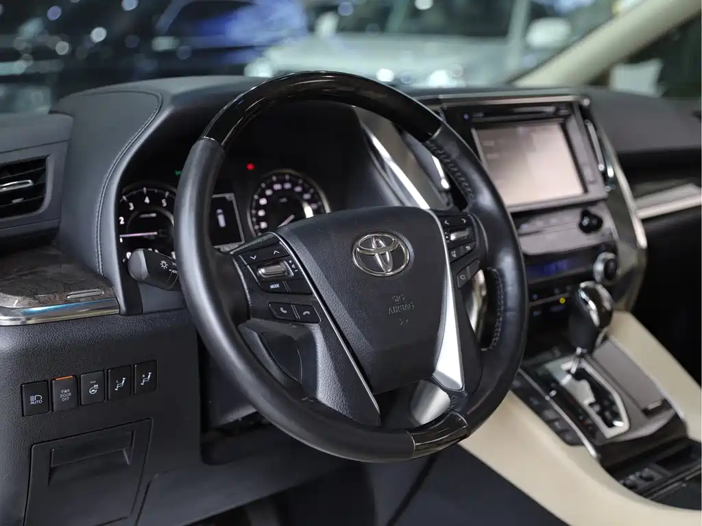 Toyota Alphard 2019 — фото 8