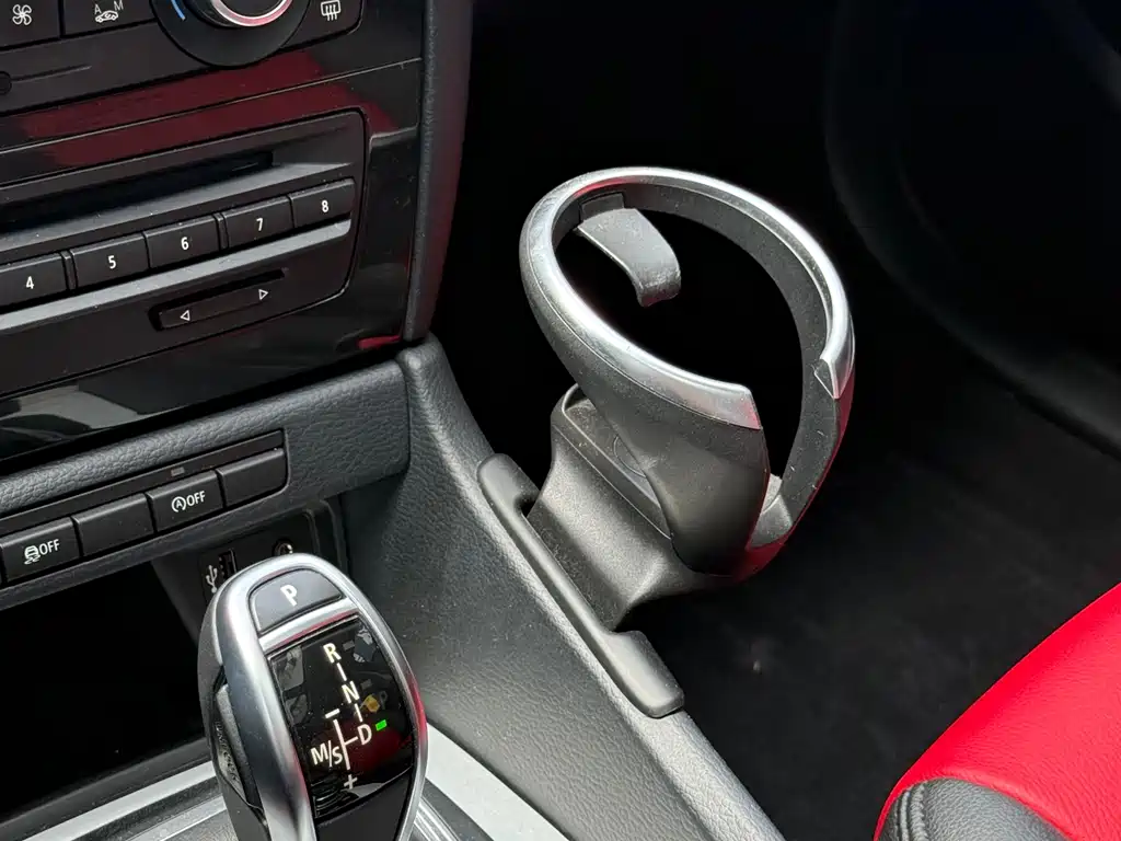 BMW X1 2014 — фото 11