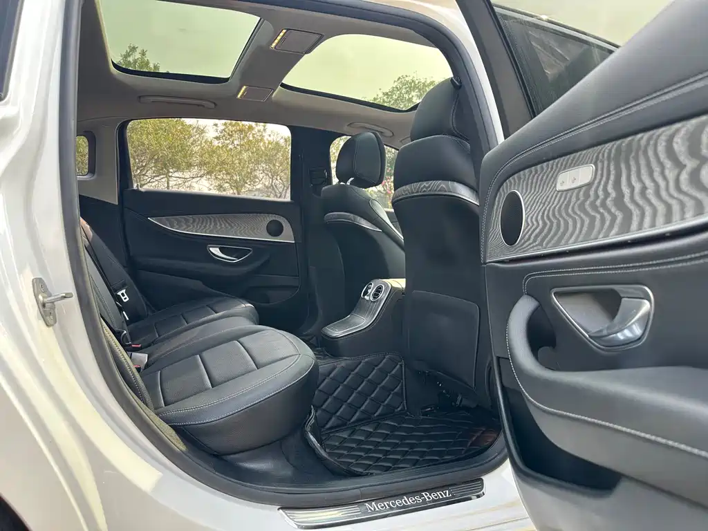 Mercedes-Benz E-Class 2021 — фото 11