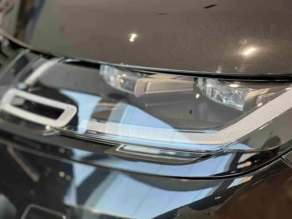 Land Rover Range Rover Velar 2020 — фото 15