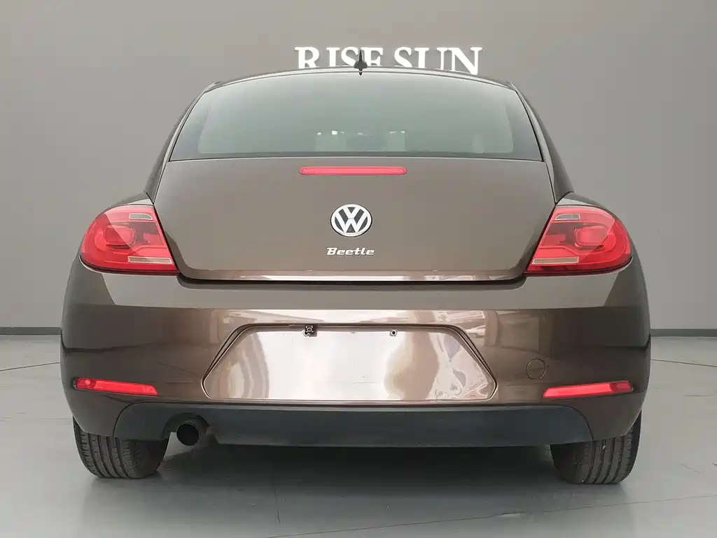 Volkswagen Beetle 2015 — фото 10