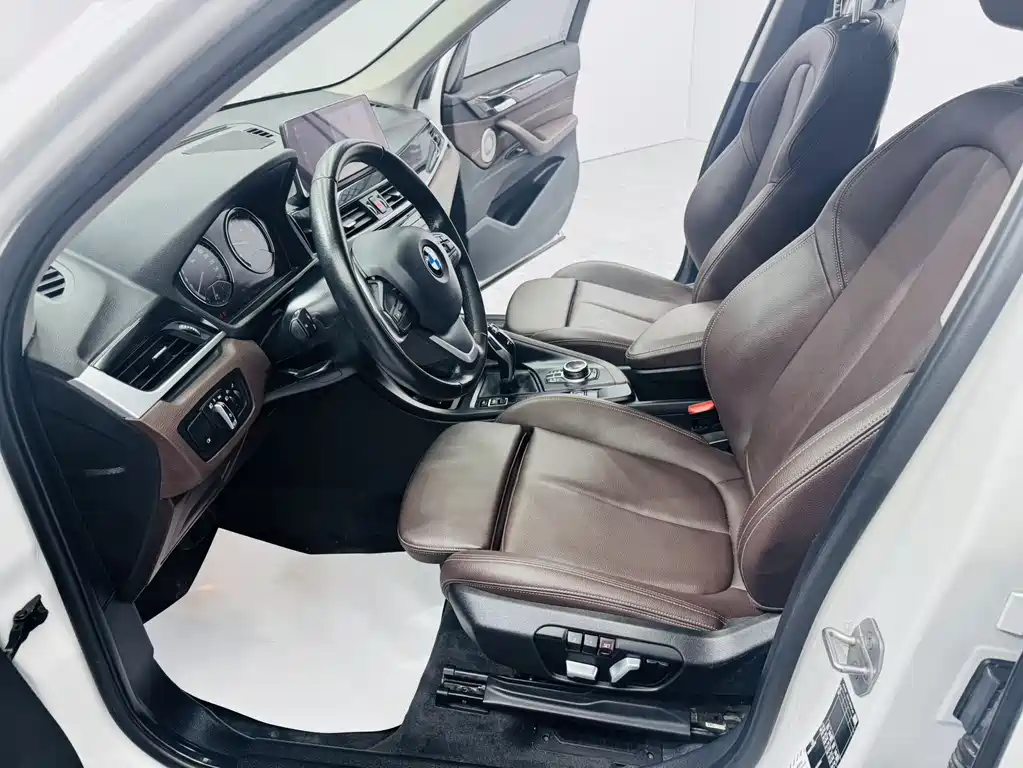 BMW X1 2022 — фото 4