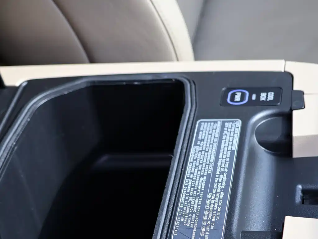 Toyota Land Cruiser 2017 — фото 12