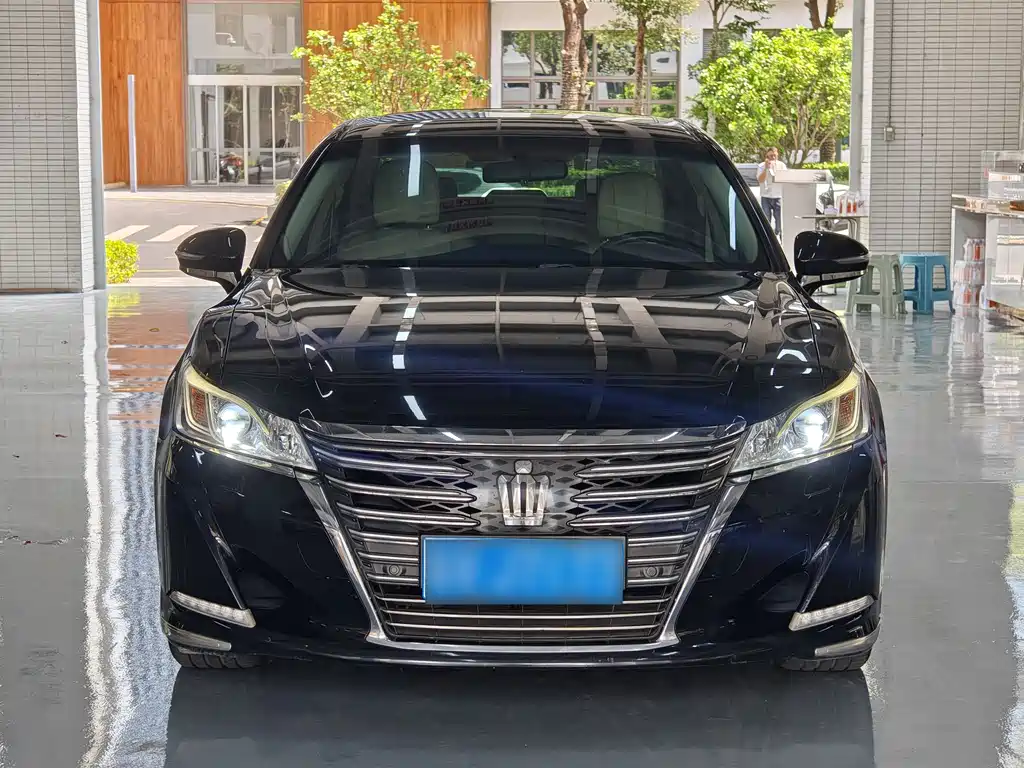 Toyota Crown 2018 — фото 2
