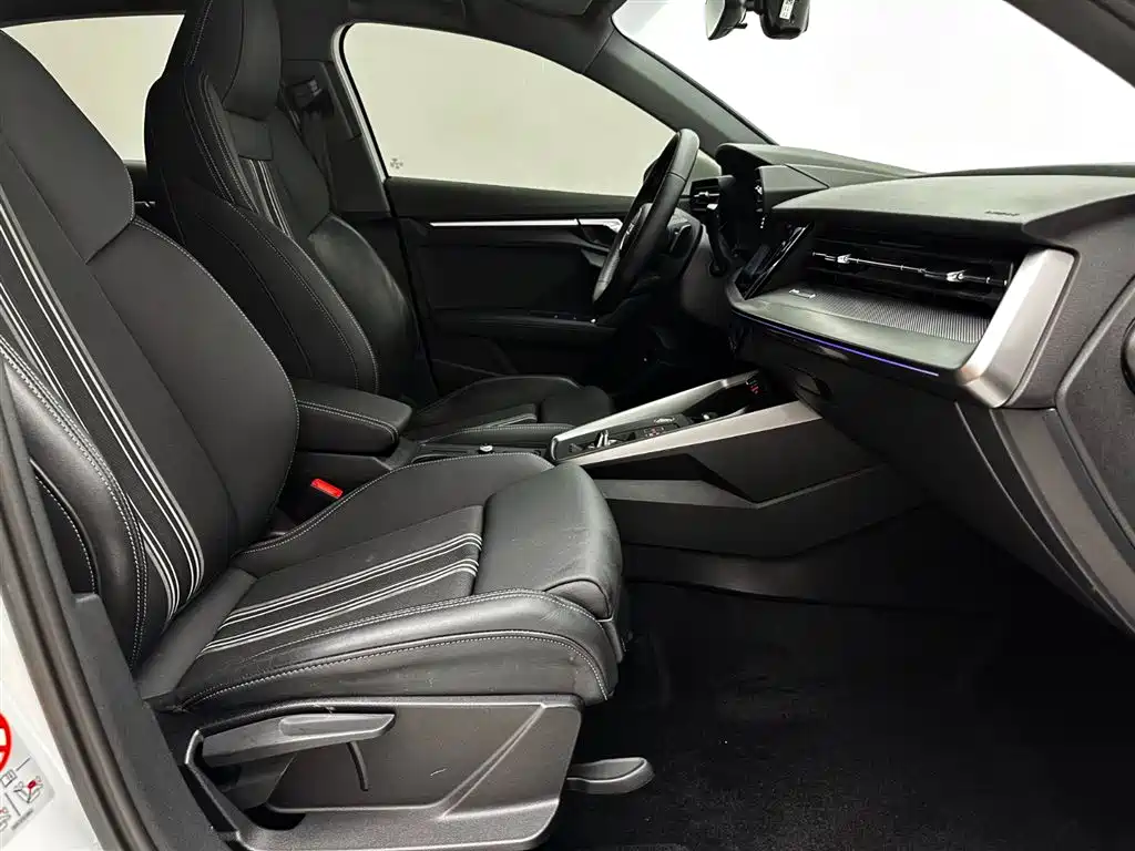 Audi A3 2023 — фото 20