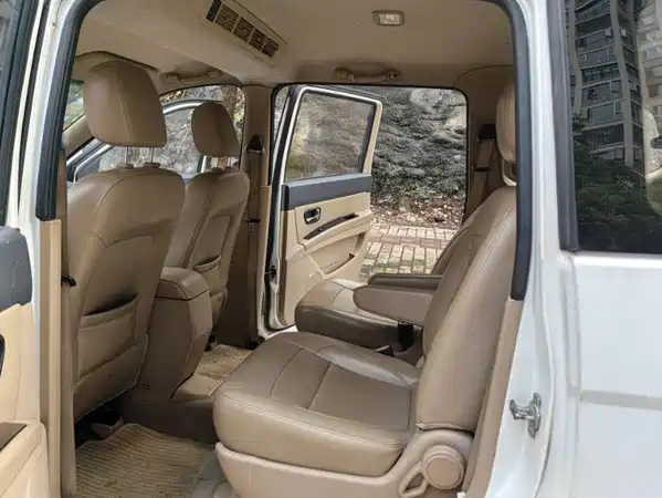 Wuling Hongguang 2014