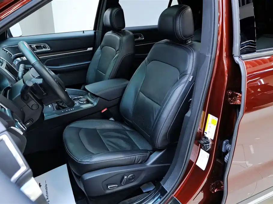Ford Explorer 2016 — фото 27