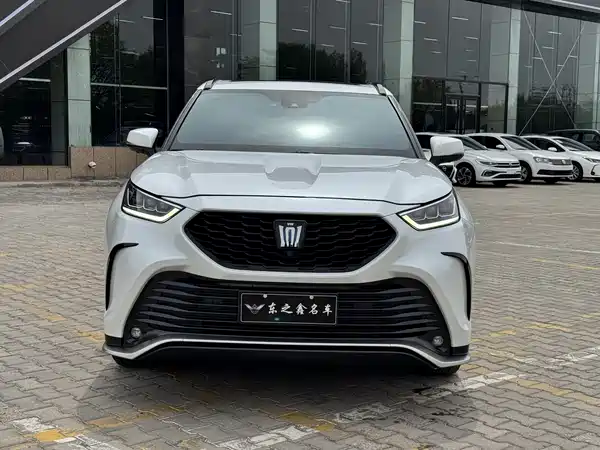 Toyota Crown Kluger 2023